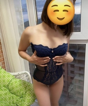 Жгучая брюнетка готова окунуть тебя в мир страсти и сексуальных удовольствий. Индивидуальный подход к каждому клиенту, полная конфиденциальность и безопасность. Позвони и окунись в волнующий мир наслаждения! 13240, 23 года